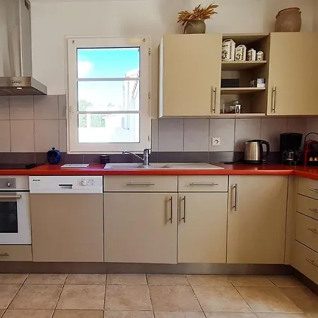 빌라 Dans Le Centre Du Village De La Couarde, Charmante De Plain Pied *