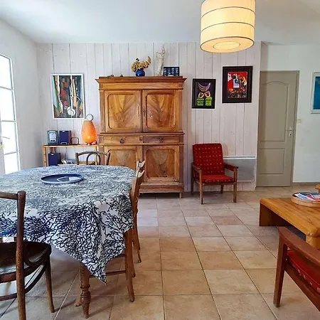 Dans Le Centre Du Village De La Couarde, Charmante De Plain Pied 빌라