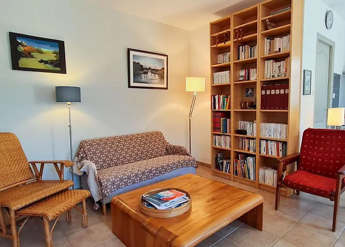 Dans Le Centre Du Village De La Couarde, Charmante De Plain Pied La Couarde-sur-Mer